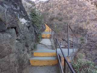 Diamond Head 77 Steps